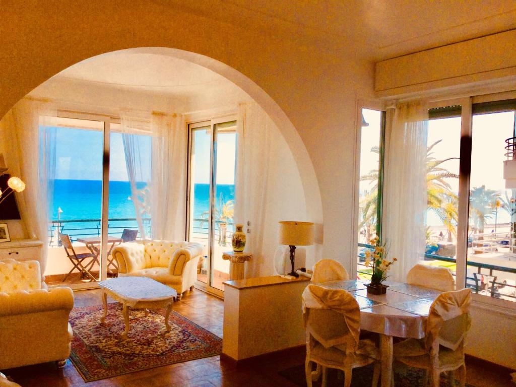 Appartements Endless Stunning Mediterranean Sea Views Promenade Des Anglais 53, Promenade Des Anglais, 06000 Nice