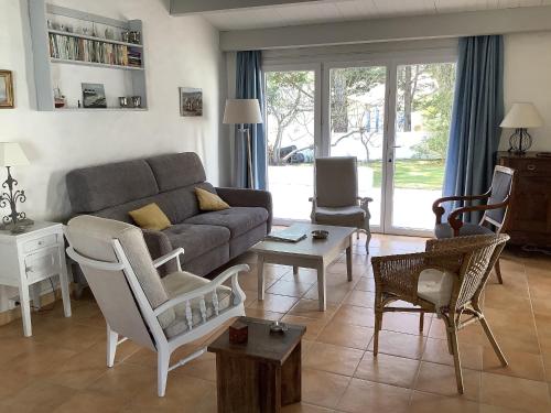 Ensemble, dans une grande maison de Noirmoutier La Guérinière france