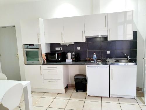 Appartement Entre arènes et maison carrée P1 2a Rue Tedenat Nîmes