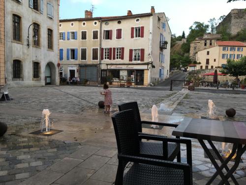 Maison de vacances Entre l'église et la place 23 Rue Félix Armand Quillan