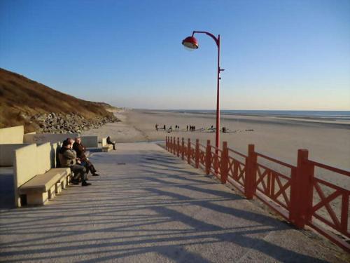 Entre mer et falaises Équihen-Plage france