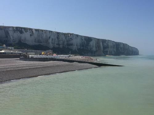 Entre mer et falaises Le Tréport france