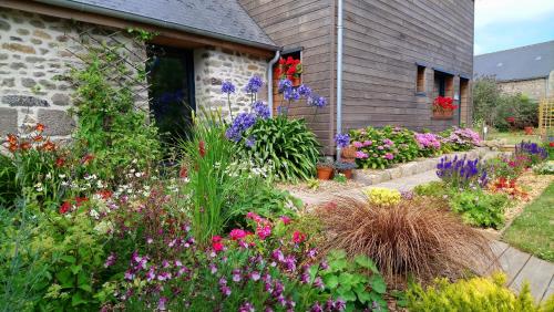 B&B / Chambre d'hôtes Entre terre et mer rue de la croix muette 8 Montfarville