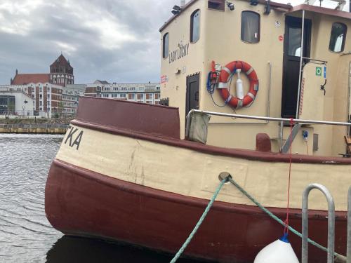 Bateau-hôtel Erlebnisunterkunft auf dem Kutter Lady Lucky Salinenstraße Greifswald