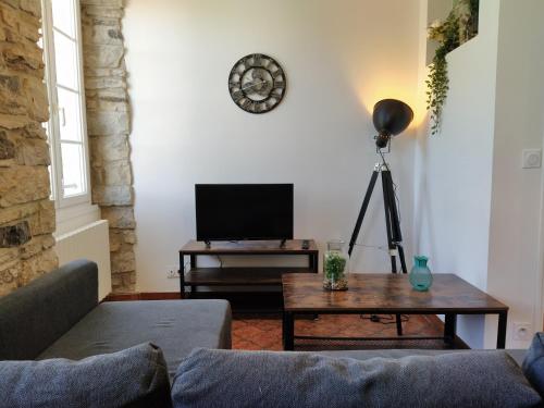 Appartement Eroso Saint Esprit proche gare WIFI bureaux 63 Rue Maubec Bayonne