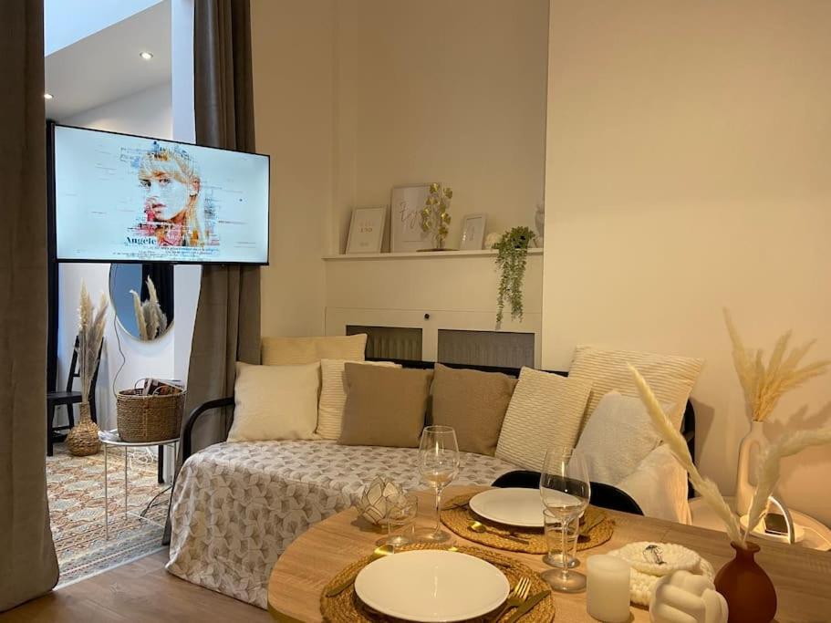 Appartement Escapades Cambrésiennes 11 Rue du Maréchal Juin, 59400 Cambrai