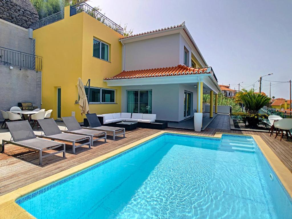 Villa Estrela do Mar - by MHM - Lovely, Sun Filled Villa Rua da Achada de Santo Antão 165, 9370-056 Calheta