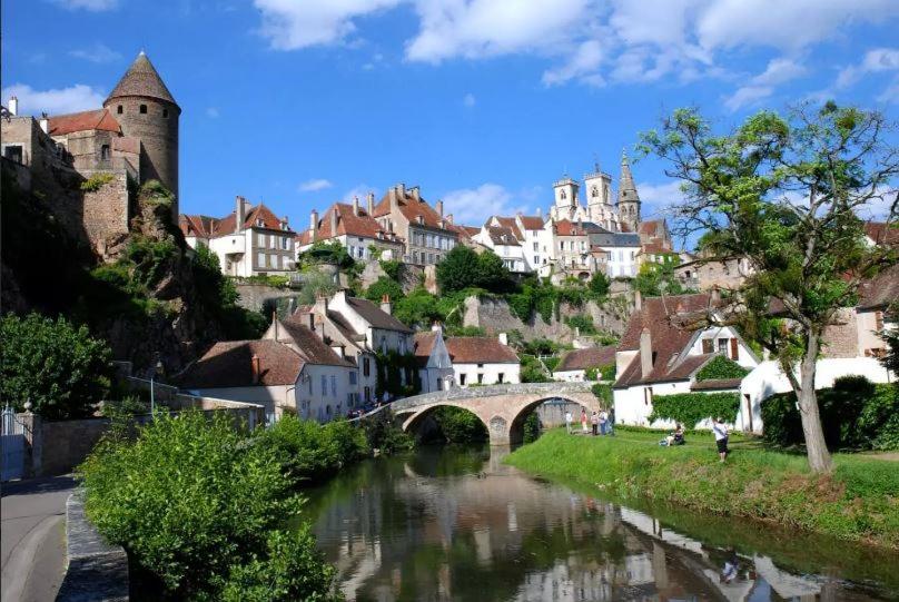 Maison de vacances Etape du Pont Pinard 24 Rue Chaude, 21140 Semur-en-Auxois