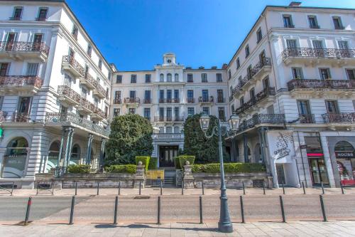 EXCEPTIONNEL! Luxueux appartement 150 m2 Terrasse 40m2 plein centre 6personnes Aix-les-Bains france