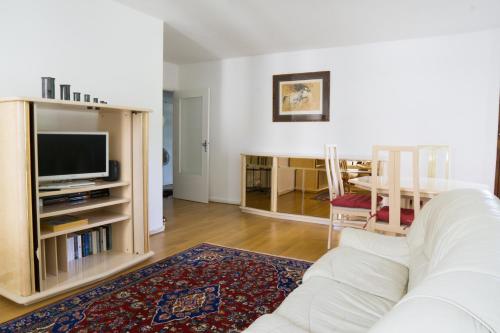 EXIGEHOME-Bel appartement avec patio à 10 min de Versailles Le Chesnay france