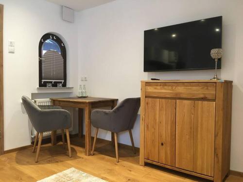 Appartement Exklusiv - neu renoviertes Apartment mit Terrasse 59 Innsbrucker Straße Mittenwald