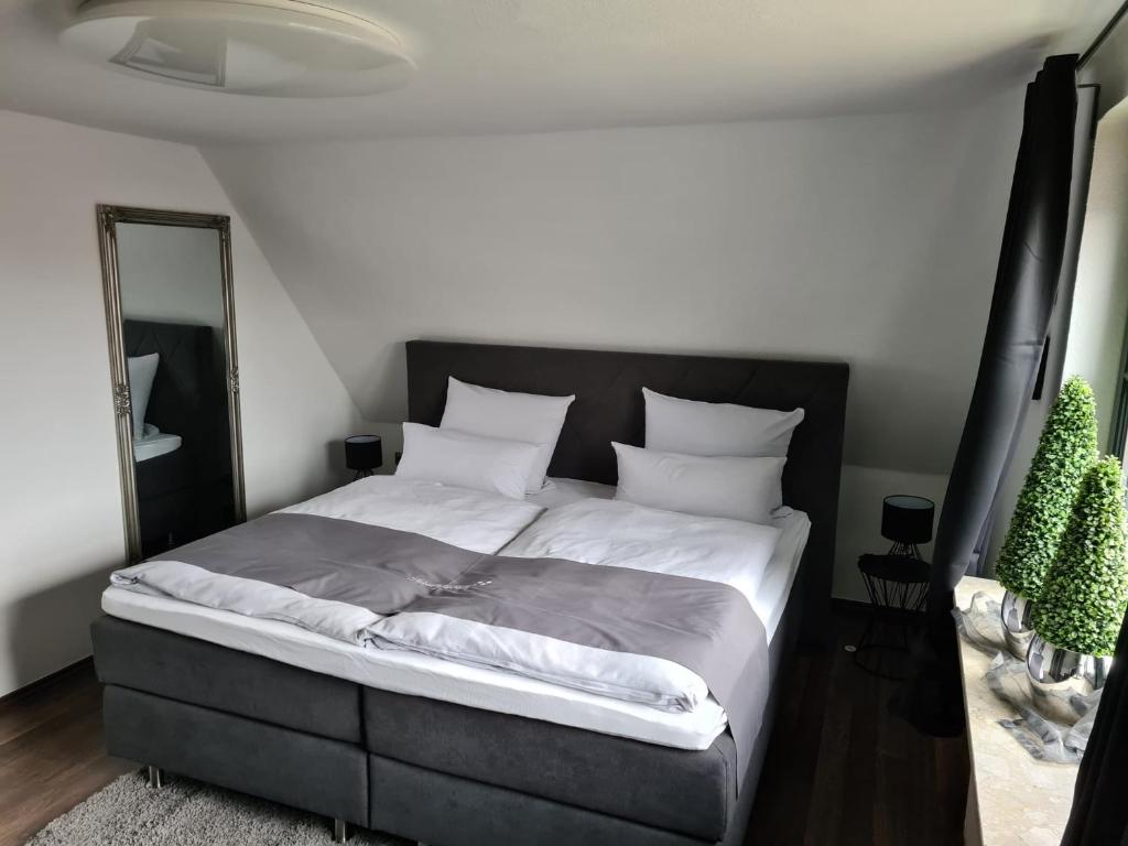 Appartement Exklusive Ferienwohnung nahe der Nordsee 7 Norderstraße, 25764 Wesselburen