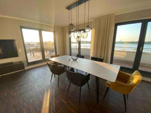 Appartement Exklusive Penthouse-Wohnung im Herzen Rostocks 95 Strandstraße DG links Rostock