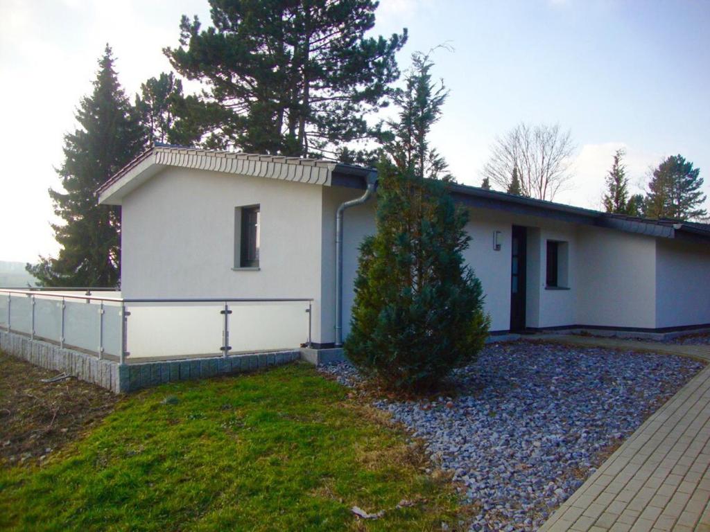 Maison de vacances Exklusives Ferienhaus keine Monteure Feriendorf 67 Haus A13 (Europa Feriendorf), 33165 Lichtenau