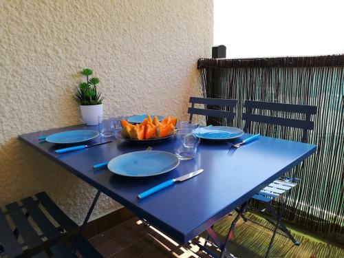 Appartement Exposé Plein Sud - Mezzanine pour les enfants - Terrasse extérieure avec Vue magnifique sur le Canigou - Piscine en saison estivale-Check-in Automatisé Boulevard Guadeloupe Le Barcarès