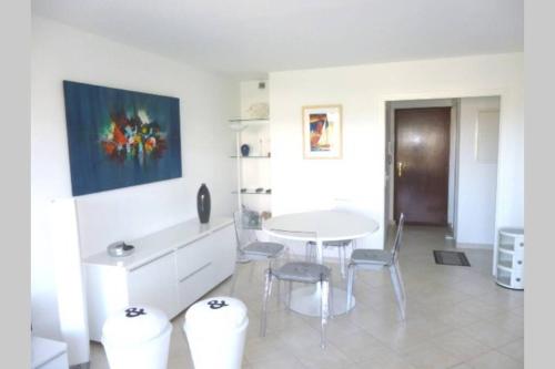 Appartement F2 Climatisé Piscine Proche Plage 49 Promenade de la Mer Cavalaire-sur-Mer