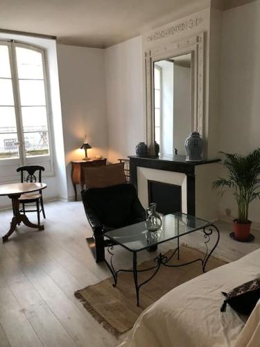 Appartement F2 de 65 m2 dans le triangle d'or de Bordeaux 22 Rue de Lurbe Bordeaux