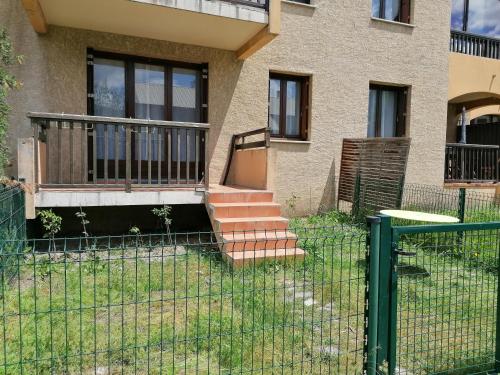 Appartement F2 lumineux Briançon Les hameaux du villard 46 Rue Joseph Silvestre Briançon