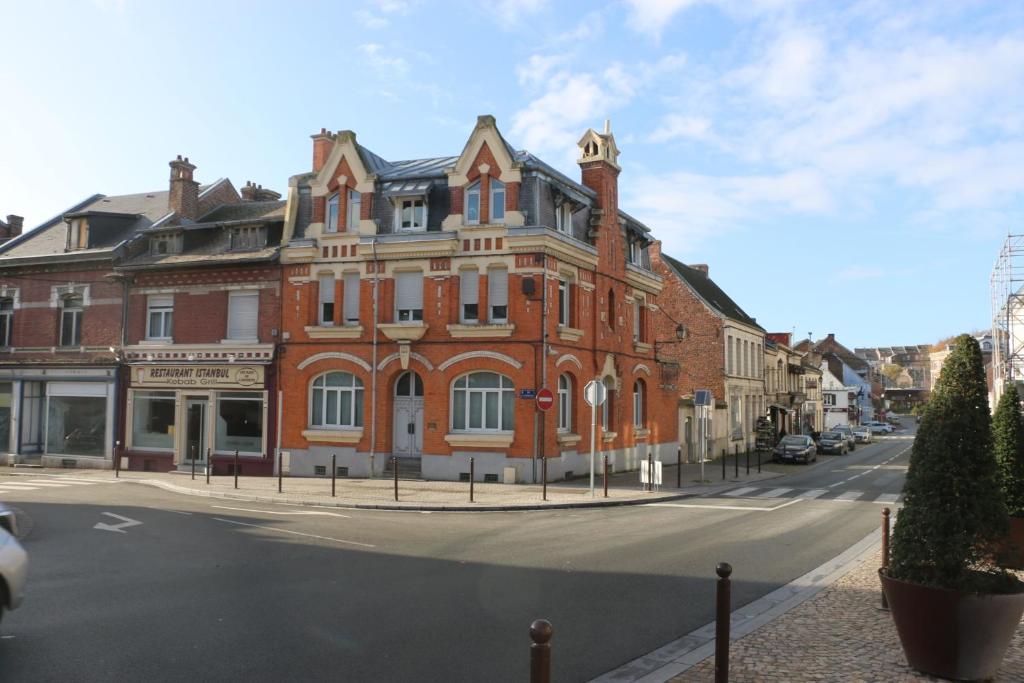 Appartements Face à Matisse 2 Rue de la République, 59360 Le Cateau