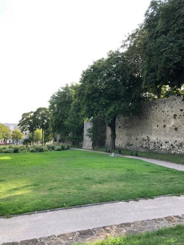 Face aux remparts Boulogne-sur-Mer france