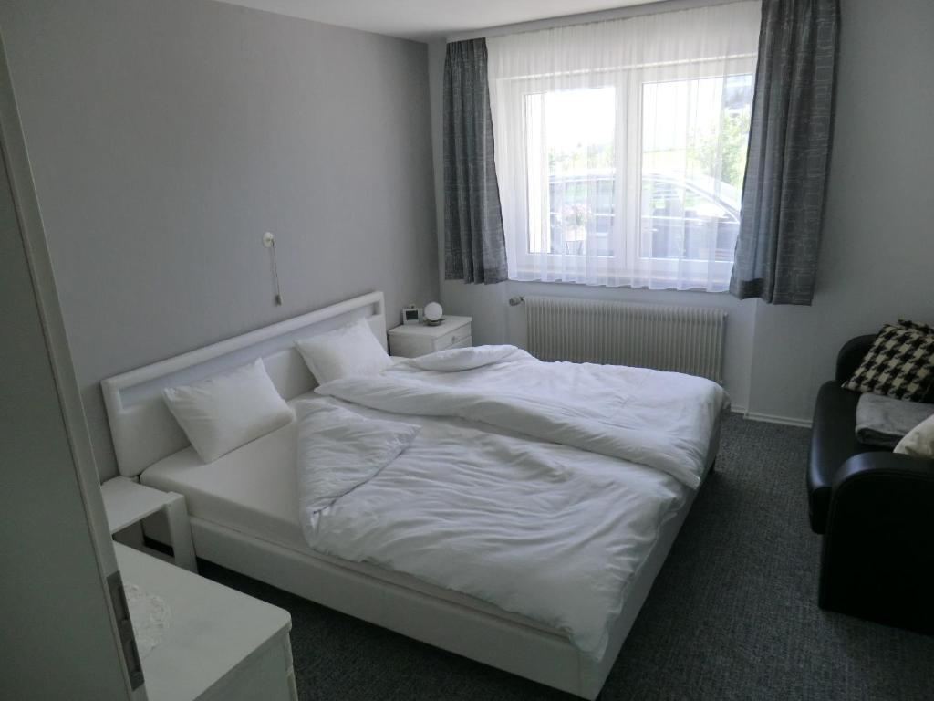 B&B / Chambre d'hôtes Fam.Schwenkel 7 Oberweiler Straße, 72226 Simmersfeld