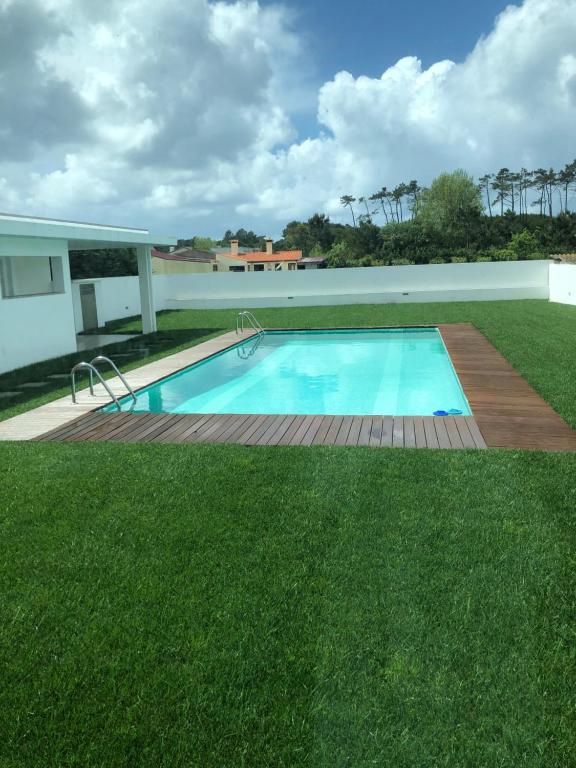 Villa Family house with pool and beautiful river view Rua Francisco Ramada, 3880-223 Ovar