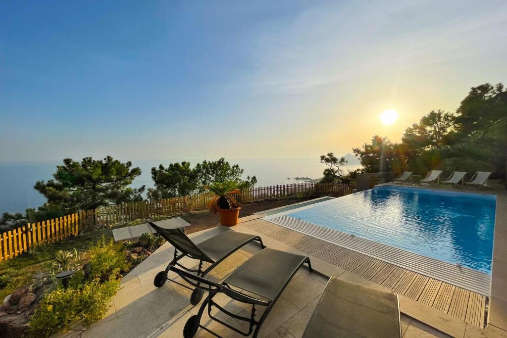 Villa Family villa with magnificent sea view 670 Boulevard des Eucalyptus, 83700 Saint-Raphaël