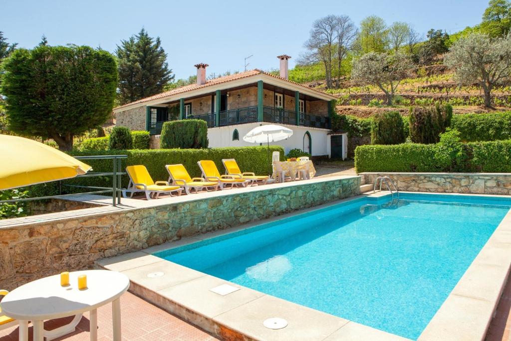 Maison de vacances Farmhouse Douro with amazing views Quinta de Sequeiros  E.N.2 16 Sande - Lamego, 5100-744 Lamego