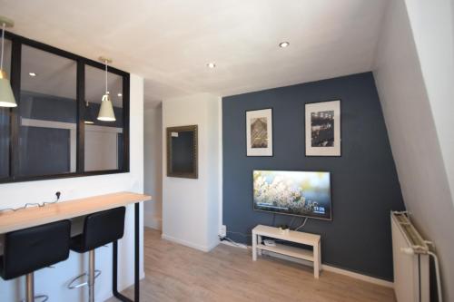 FASHION APPART - HYPER CENTRE - TRAM - FREE WIFI - leRelaisdOdile22 Valenciennes france