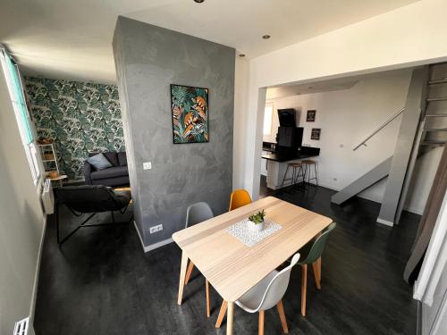 Appartement Fauvette Spacieux duplex Hyper Centre Epernay 15, 2 ieme étage gauche Rue de la Fauvette Épernay