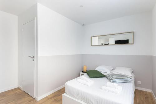 Appartement Fee Morgane Studio neuf bien équipé, tv, wifi, proche tramway, Brest centre 2ème étage, Appart 203 2 Rue Hoche Brest