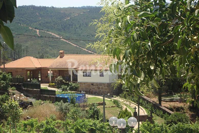 Maison de vacances Ferias Codeçoso Rua de Espariz 65, 4890-165 Codeçoso