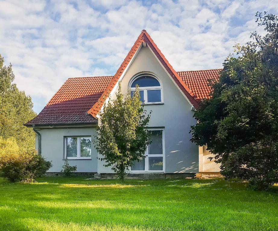 Appartement Ferien unnern Appelboom (80m2 Wohnung mit großem Garten) 6 Chausseestraße, 18442 Groß Kordshagen