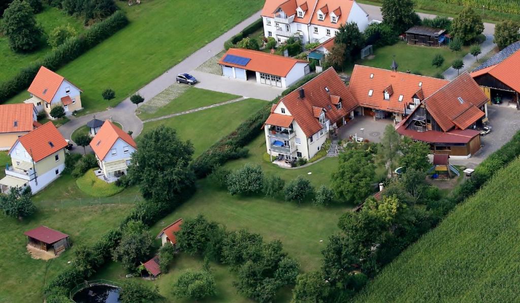 Maisons de vacances Ferienanlage Karolinenhof 2 Oberhöhberg 34, 91729 Haundorf