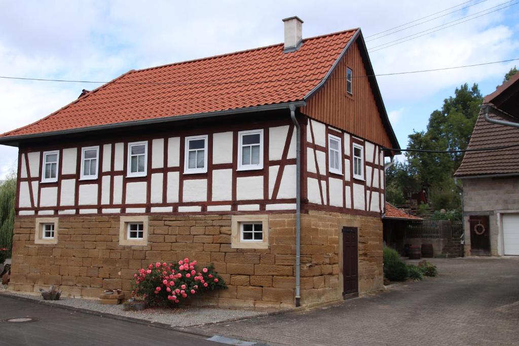 Appartement Ferienappartement Enzianshaus 2 Im Eck, 97633 Höchheim