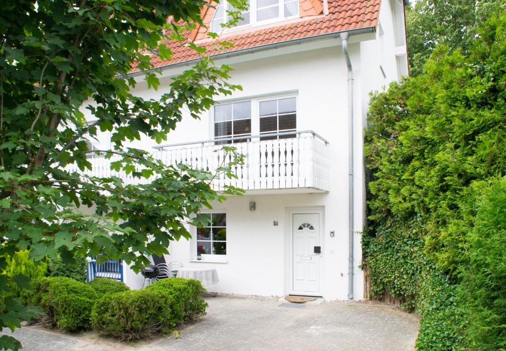 Appartement Ferienappartement mit Seeblick und Balkon Seestraße 16, 18586 Sellin