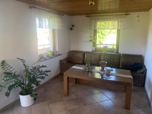 Appartement Ferienbauernhof-Holops 1 Holops Ferienwohnung 1. OG Sankt Georgen im Schwarzwald