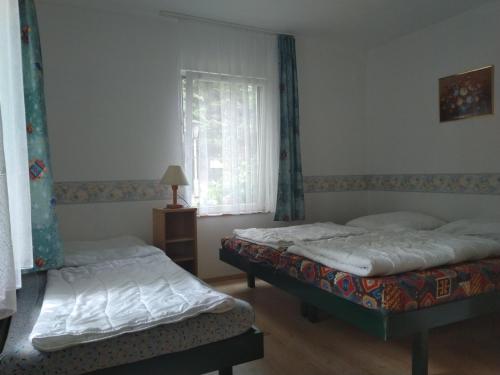 Maisons de vacances Feriendorf Finnhütte Zum Quitzdorfer See 2 Quitzdorf