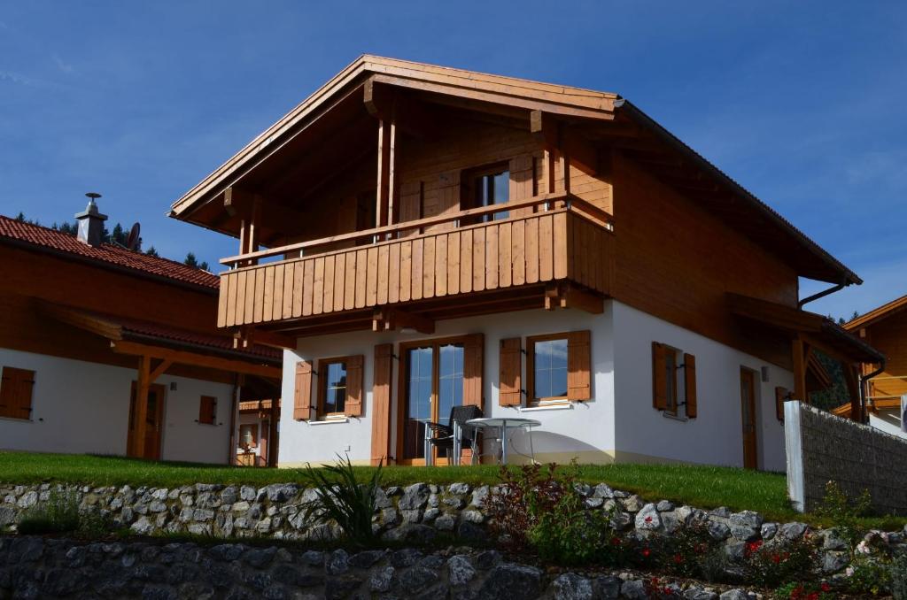 Maison de vacances Feriendorf Via Claudia Haus 46 Lechsee Via Claudia 46, 86983 Lechbruck am See