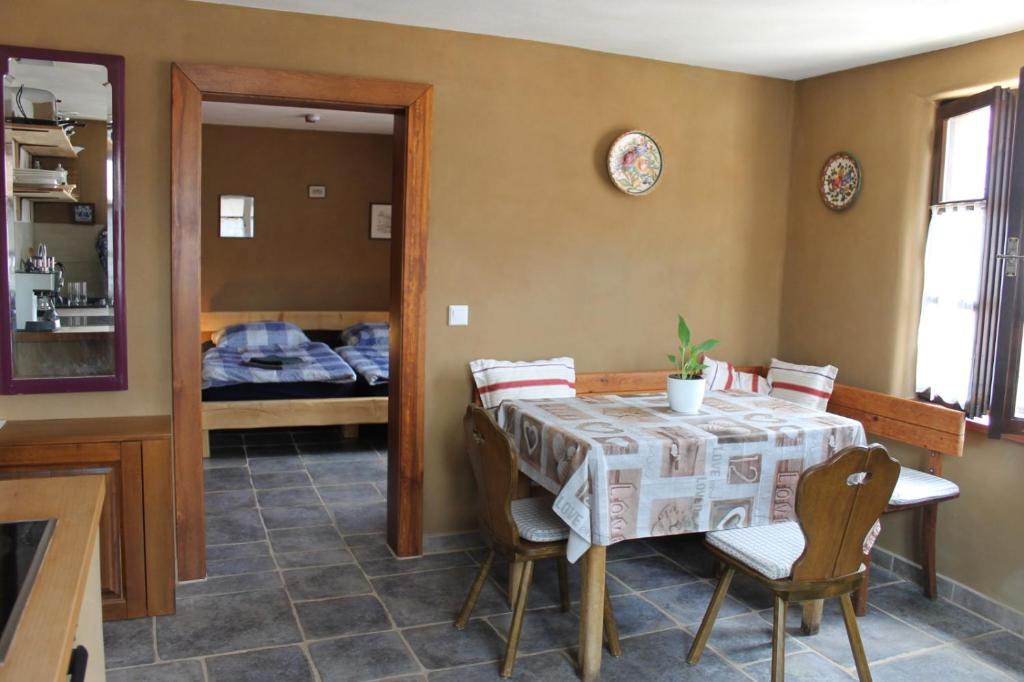 Appartements Feriengut zum Trinkstorch 13 Trifelsstraße, 76829 Leinsweiler