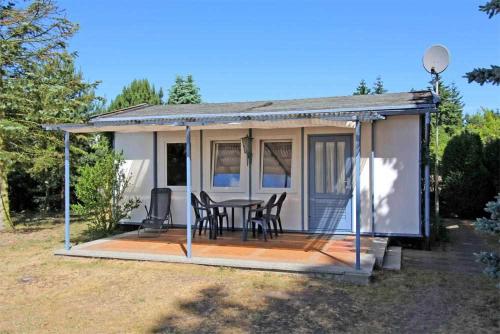 Maisons de vacances Ferienhaeuser Bodstedt VORP 1210 Drei FH auf großem Grundstück am Ortsrand Bodstedt