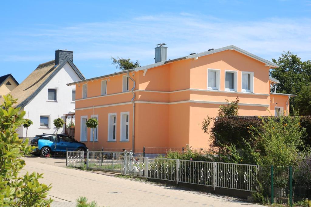 Maison de vacances Ferienhaus 7 Schlafzimmer UnserUsedom Ostseebad Koserow Insel Usedom Karlstraße 14, 17459 Ostseebad Koserow