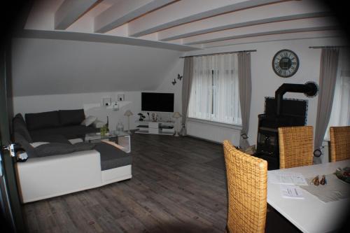 Appartement Ferienhaus Abbi mit Schwimmbad und Fitness für 8 Personen, Strand, Norddeich 8 Attenstraße Hage