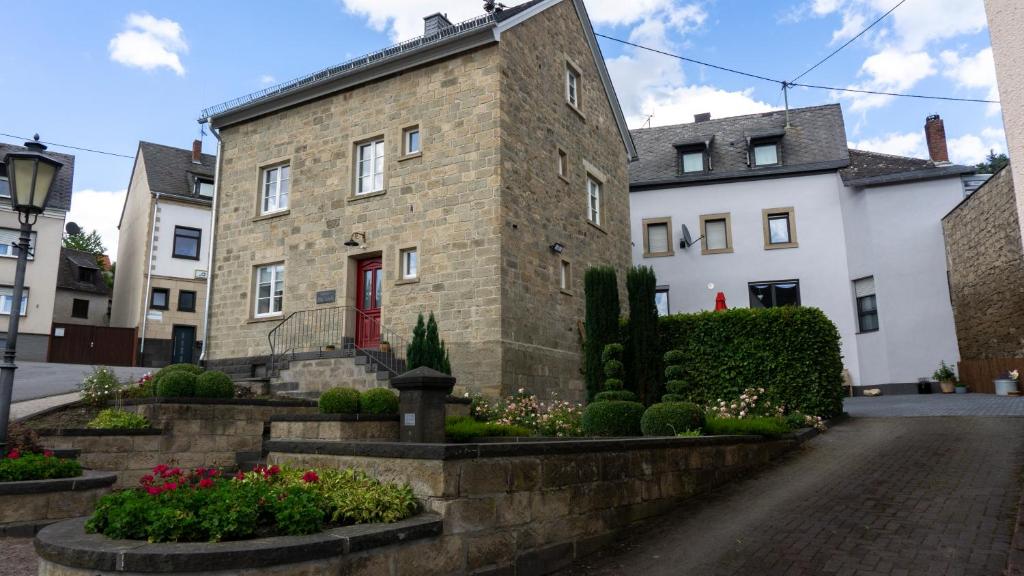Maison de vacances Ferienhaus Alte Schule 1 Nettestraße, 56745 Volkesfeld