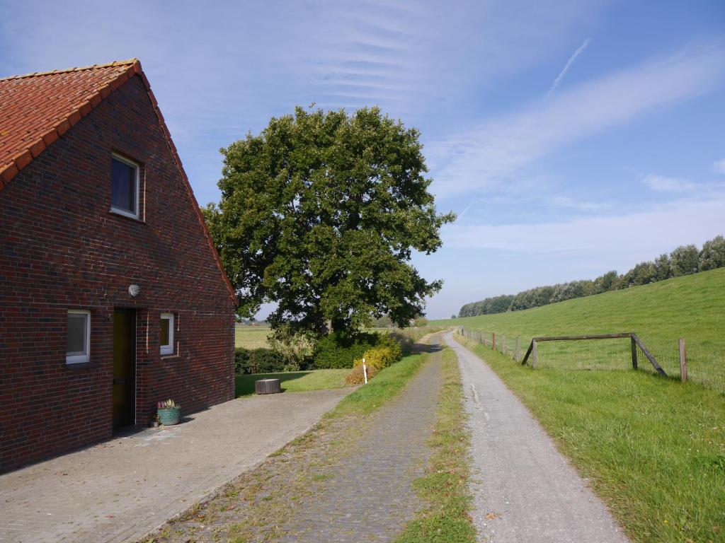 Maison de vacances Ferienhaus am Nordseedeich in Alleinlage Bohnenburger Deich, 26388 Hooksiel