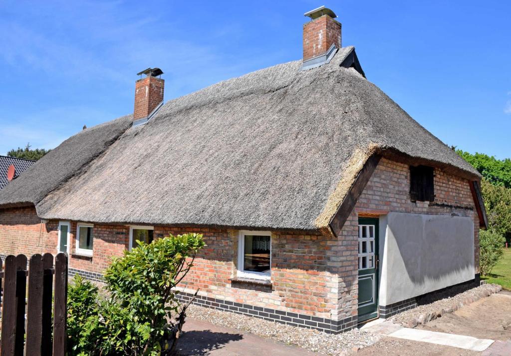 Séjour à la campagne Ferienhaus Augustin mit Reetdach u Heideweg 10, 18586 Baabe