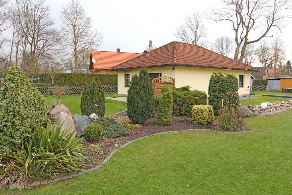 Maison de vacances Ferienhaus Bartelshagen FDZ 681 Hauptstraße 30, 18317 Bartelshagen