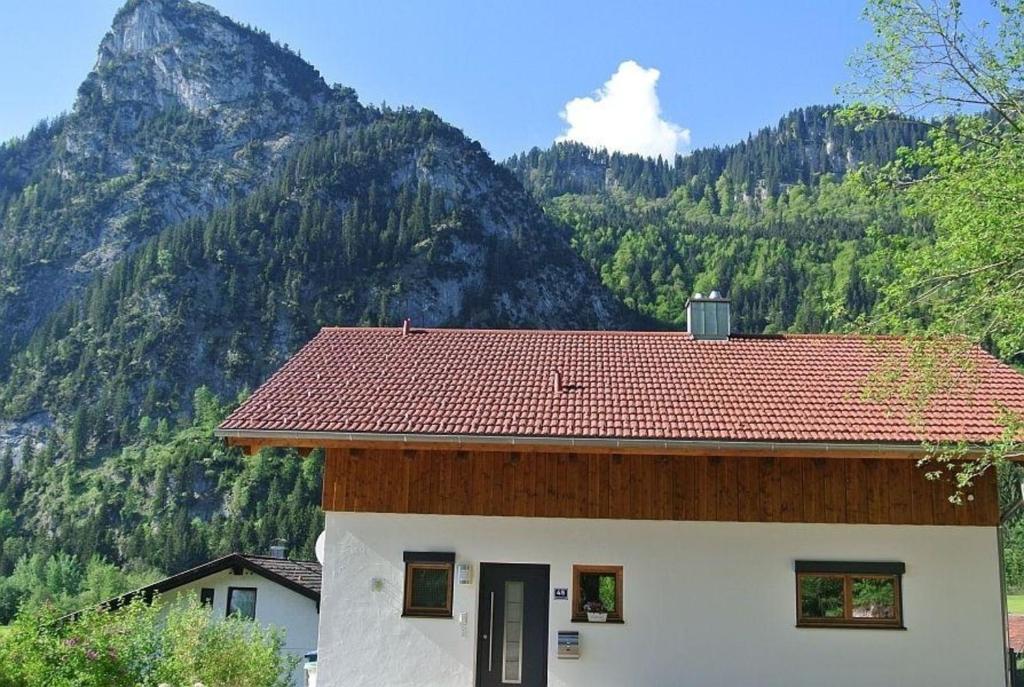 Maison de vacances Ferienhaus Baumberger - Panoramablick in die Alpen Koenig-Ludwig-Straße 45, 82487 Oberammergau