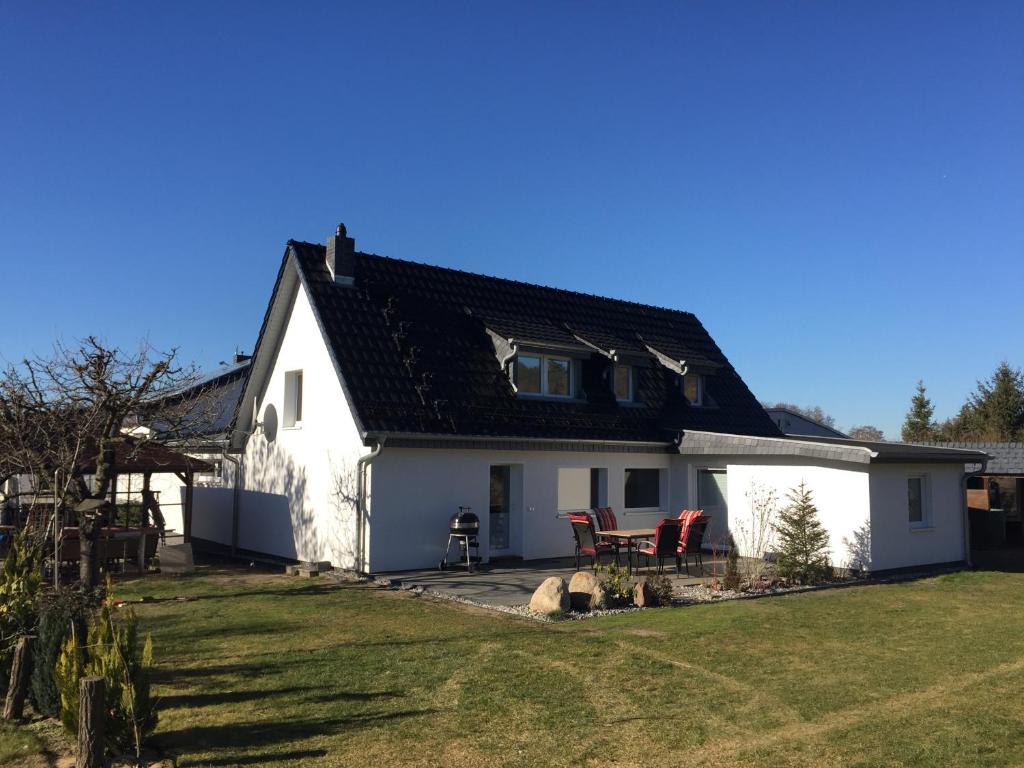 Appartement Ferienhaus BAUMBLÜTE Am Plessower See 117A, 14542 Werder