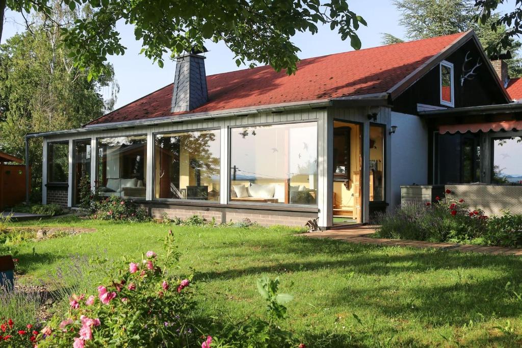 Maison de vacances Ferienhaus Bella Vista Edersee Trappenhardt 12, 34516 Vöhl